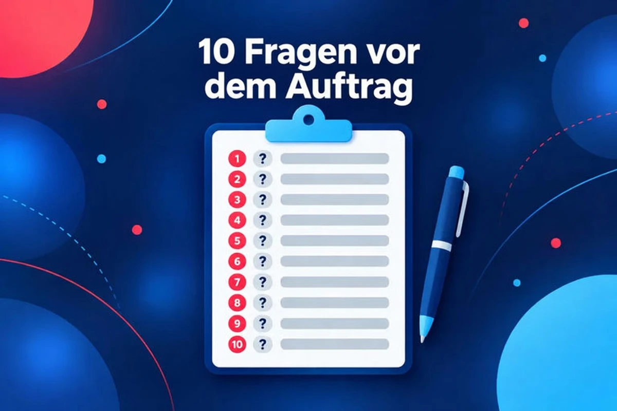 Klemmbrett mit 10 Fragen, die du stellen solltest, bevor du eine Erklärvideo-Produktionsfirma beauftragst
