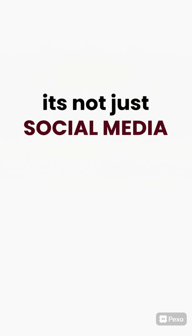 Social Media Story Forward